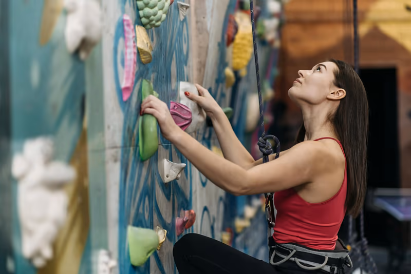 Therapeutisches Klettern Indoor Kletterwand Training Innsbruck